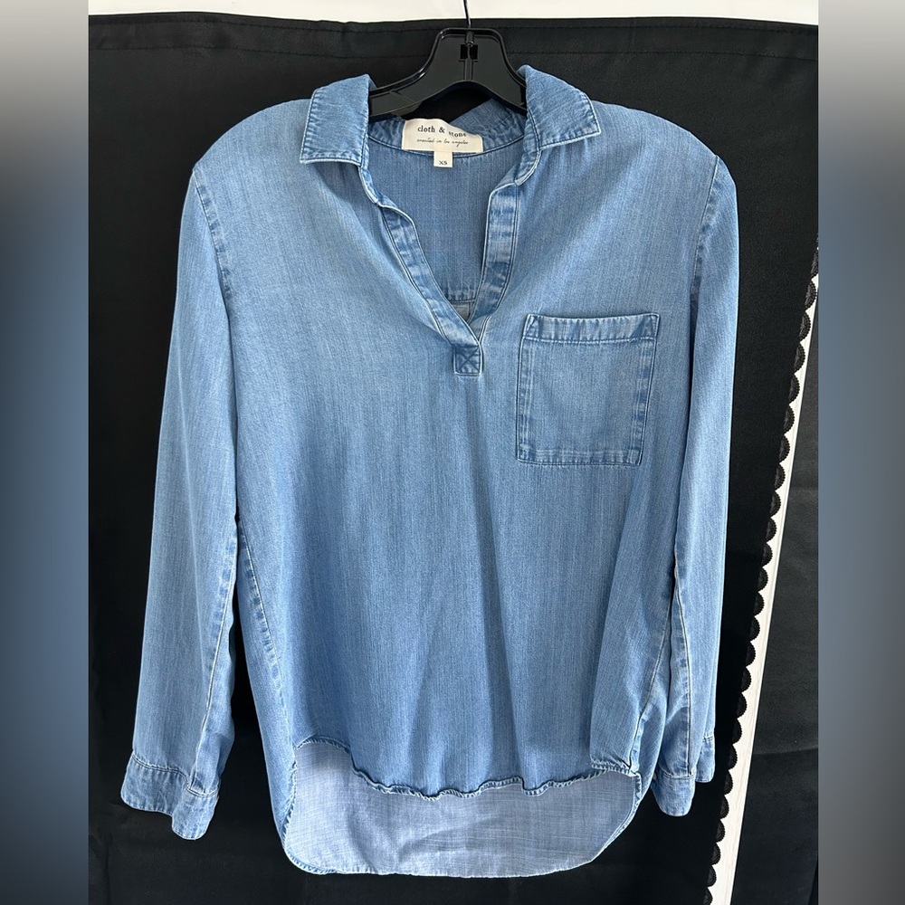 Anthropologie Cloth & Stone high low chambray collared top